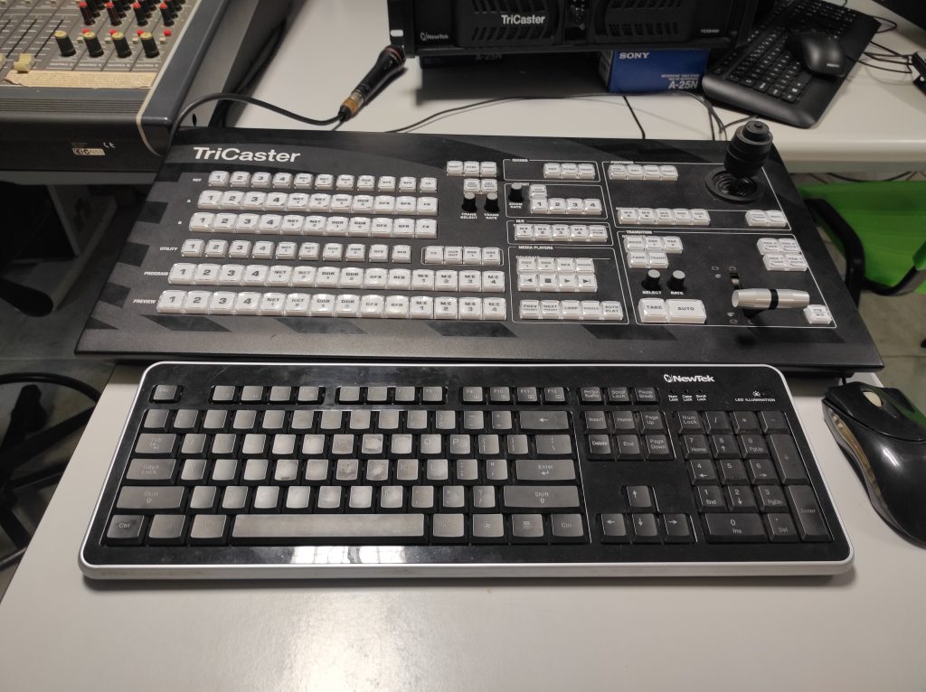 Equipamento de telejornalismo, TriCaster